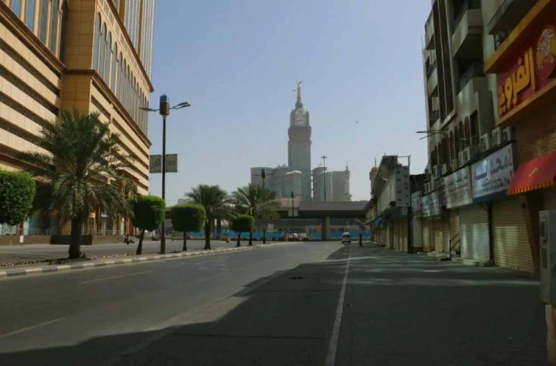 شوارع  مكة.. التزام وانضباط  بقرار تقديم منع التجول