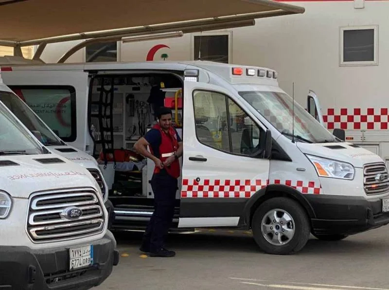 فرق إسعافية تطوعية من "الأحمر السعودي" لدعم غرفة العمليات