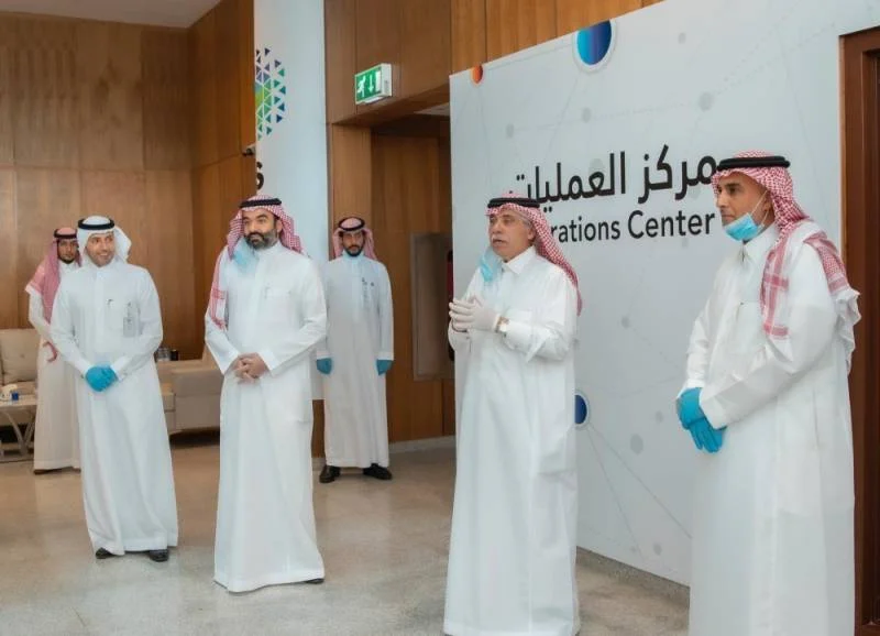 وفد من المسؤولين بالدولة يتفقد مركز العمليات بـ"سعودية الذكاء الصناعي"
