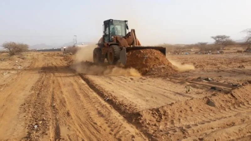 محافظة بارق: إيقاف تعديات على أراضي حكومية على مساحة 100 ألف م2