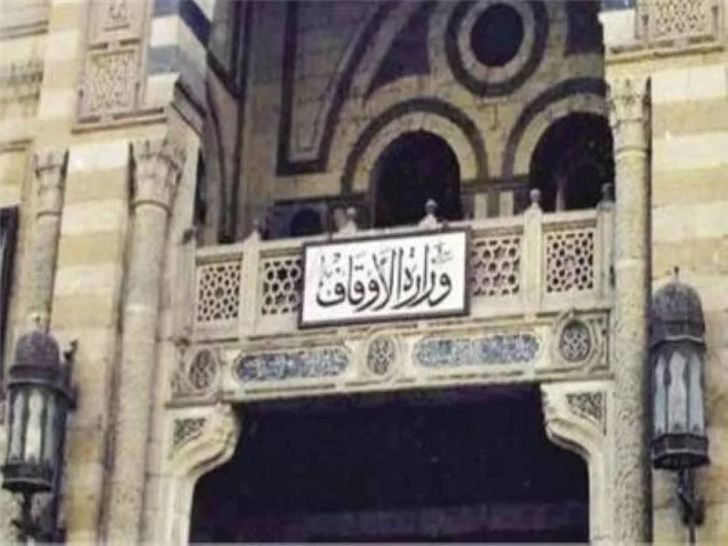 أوقاف مصر تحذر من إقامة الجمعة فوق أسطح المنازل أو الطرقات