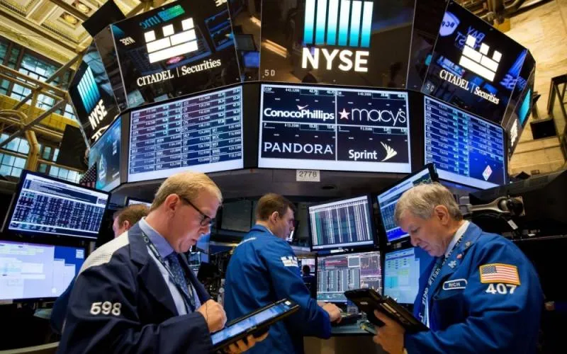 سوق الأسهم الأمريكية يغلق تداولاته مرتفعًا