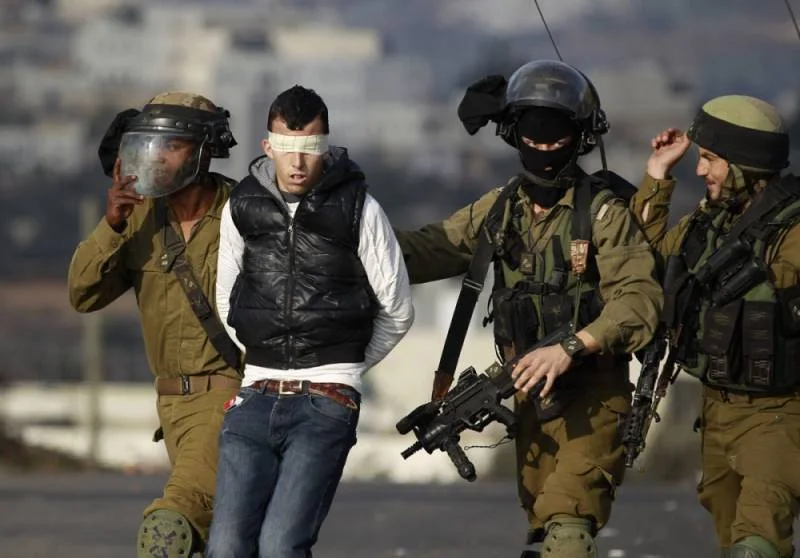 جيش الاحتلال الإسرائيلي يعتقل 3 فلسطينيين من طولكرم