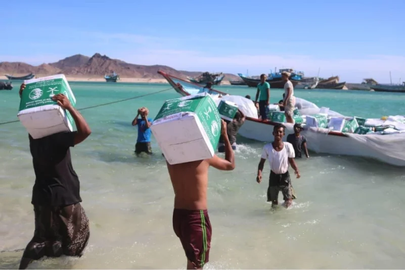 "سلمان للإغاثة" يوزع 200 سلة غذائية رمضانية في جزيرة ميون