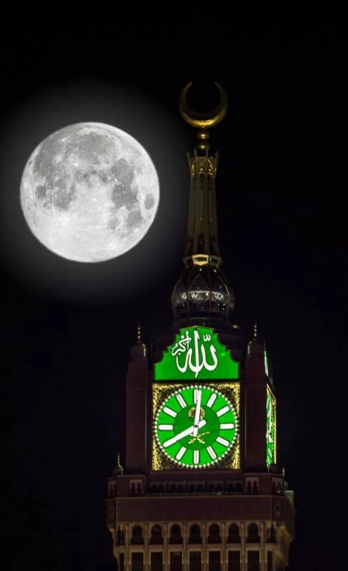 "المدينة" ترصد "القمر العملاق" من سماء مكة المكرمة