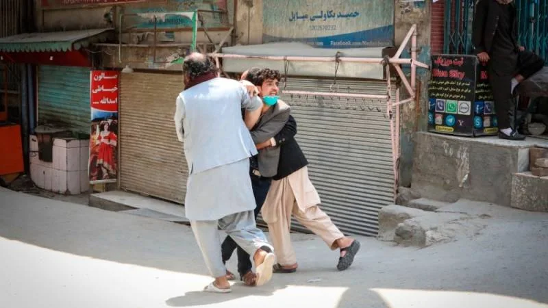 أفغانستان : أطفال وأمهات بين قتلى هجومين على مستشفى وجنازة