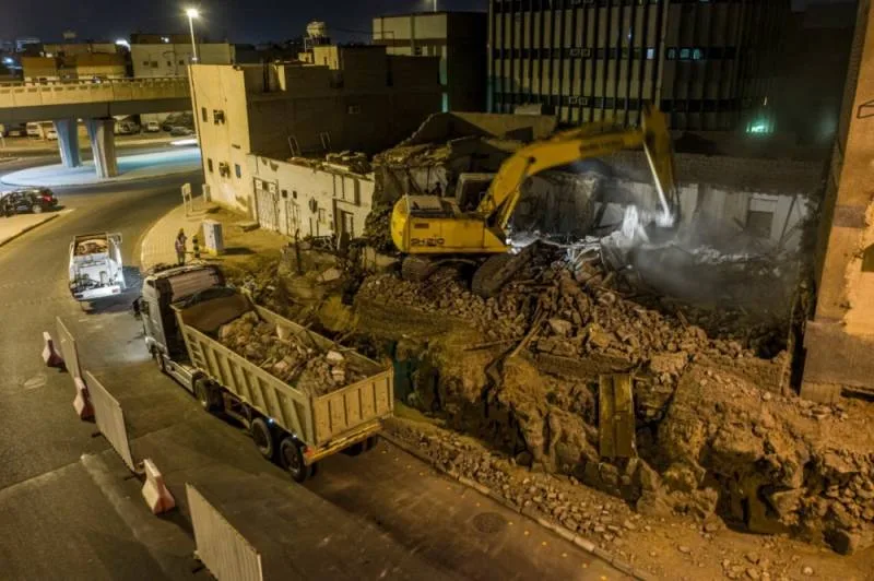 المدينة المنورة :  إزالة مبانٍ آيلة للسقوط ضمن أعمال تحسين المشهد الحضري
