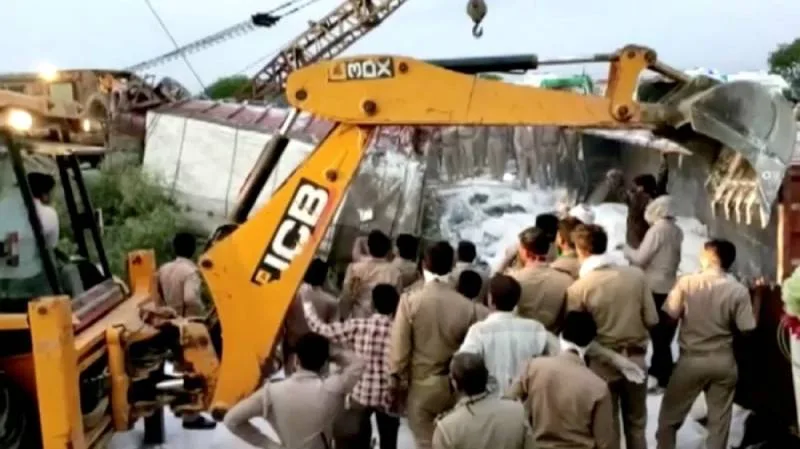 مقتل 24 شخصا في حادث مرور شمال الهند