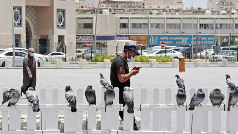 تطبيق لتعقب فيروس كورونا في قطر يثير مخاوف متعلقة بالخصوصية