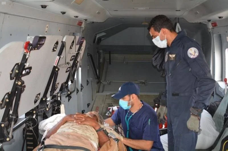 طيران الأمن ينقذ مسنًّّا أصيب في قمة جبل بالمدينة