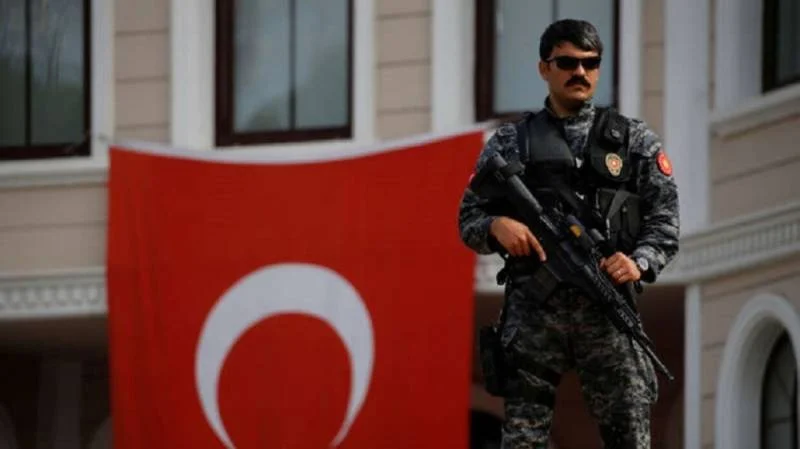 تركيا : مذكرات اعتقال بحق 118 من أفراد الجيش