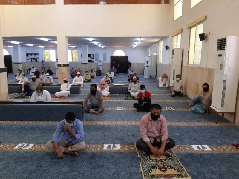 جوامع ومساجد منطقة نجران ومحافظات الحد الجنوبي تؤدي الجمعة وسط تقيد بالإجراءات الوقائية