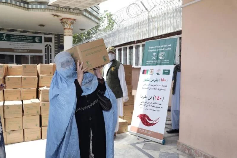 "سلمان للإغاثة" يواصل توزيع التمور على الأسر المحتاجة في كابول