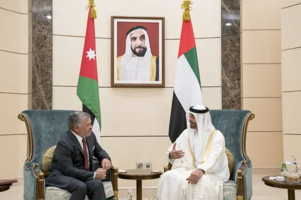 ولي عهد أبو ظبي وملك الأردن يبحثان هاتفيًا علاقات البلدين والمستجدات الإقليمية
