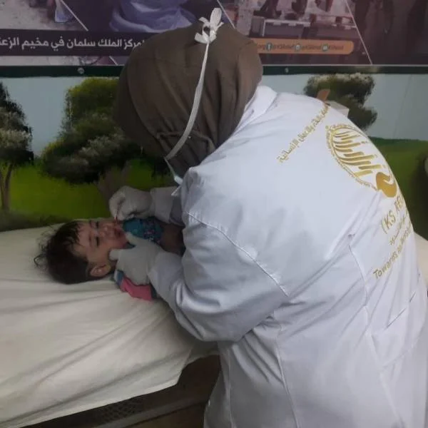 عيادات "سلمان للإغاثة" تواصل علاج اللاجئين في "الزعتري"