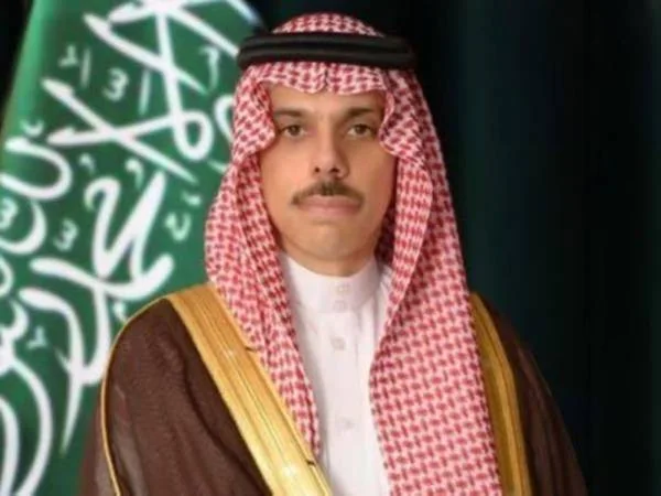 وزير الخارجية ونظيره البحريني يبحثان هاتفياً آخر المستجدات الإقليمية والدولية