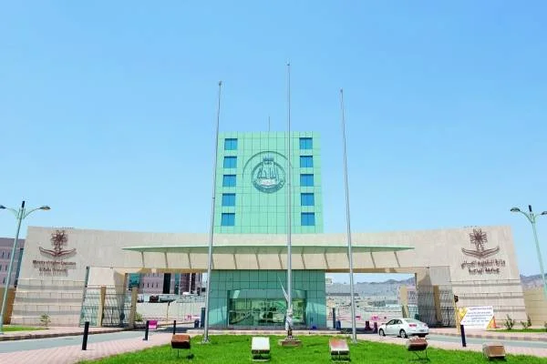 مجلس جامعة الباحة يناقش عددا من الموضوعات الأكاديميّة والإدارية