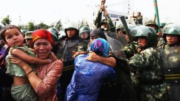 الصين تنفي الاتّهامات الأميركية لها بتسخير الأويغور وتصفها بالـ"نفاق"