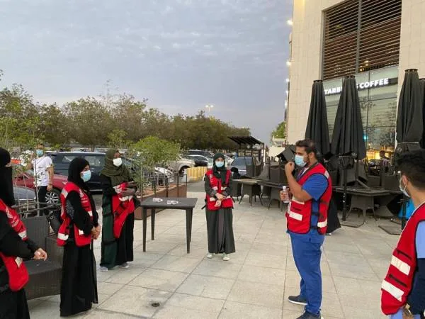 جدة : متطوعو الهلال الأحمر يُشاركون في تنفيذ الإجراءات الاحترازية بالواجهة البحرية