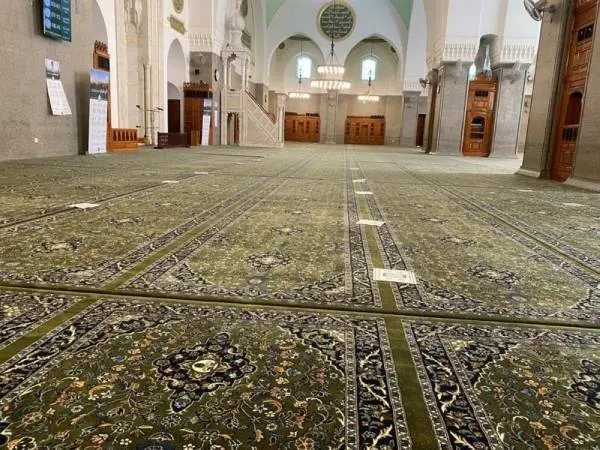 الانتهاء من أعمال فرش مسجد قباء