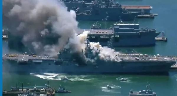 إصابة 21  في انفجار على متن سفينة حربية أمريكية في كاليفورنيا