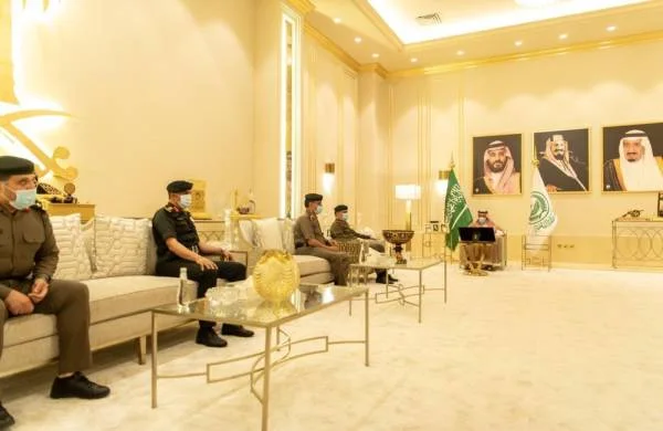 أمير الباحة يطلع على جهود القطاعات الأمنية وخططها لصيف هذا العام