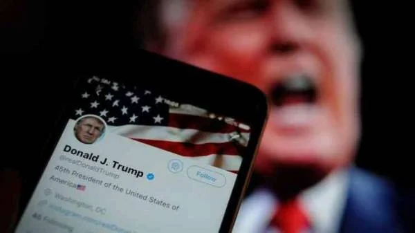 "تويتر" تعطل تغريده ترامب بعد شكوى "حقوق النشر"