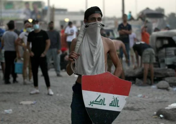 بغداد : احتجاجات شعبية تدين الفساد وتطالب بالخدمات