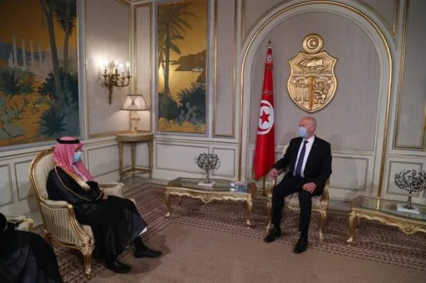 وزير الخارجية والرئيس التونسي يستعرضان الأوضاع الدولية والإقليمية
