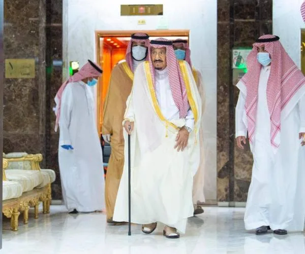 القيادة الكويتية تهنئ خادم الحرمين بمناسبة مغادرته المستشفى