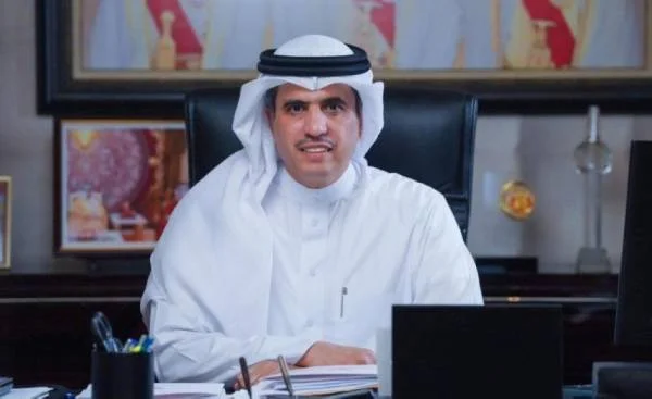 وزير الإعلام البحريني يشيد بجهود المملكة في تنظيم الحج رغم الظروف الاستثنائية
