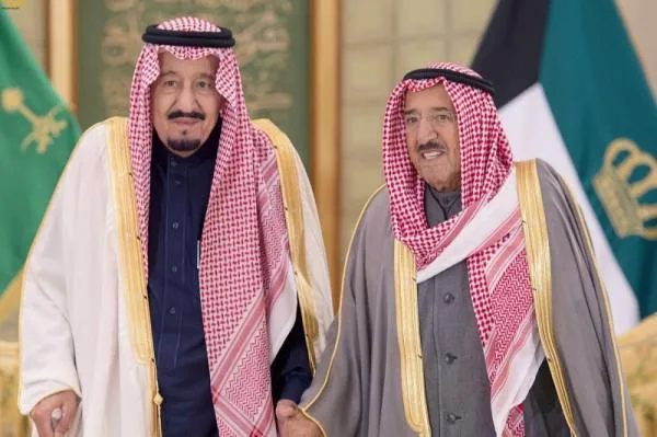 القيادة الكويتية تهنئ خادم الحرمين بنجاح موسم الحج