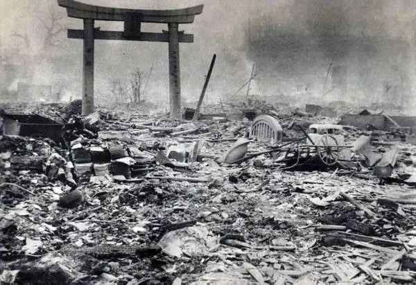 قبل 75 عاماً.. طائرة أميركية تسقط القنبلة الذرية على هيروشيما وناجازاكي