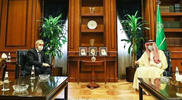 وزير الدولة للشؤون الخارجية يستقبل سفيري مصر وأذربيجان لدى المملكة