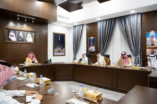 نائب أمير مكة يطلع على خطط جامعات المنطقة