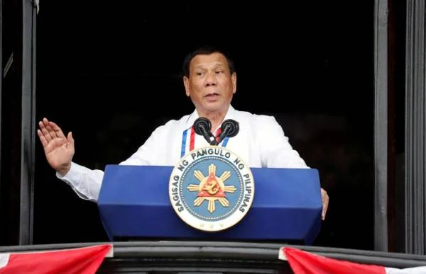 رئيس الفلبين يتطوع لاختبار اللقاح الروسي ضد كورونا