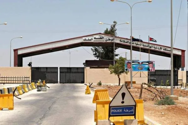 الأردن تغلق مركزًا حدوديًا مع سوريا بسبب الوضع الوبائي