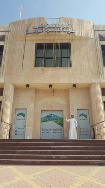 بلدية العمرة تُغلق مستودعاً للسراميك غير مرخّص
