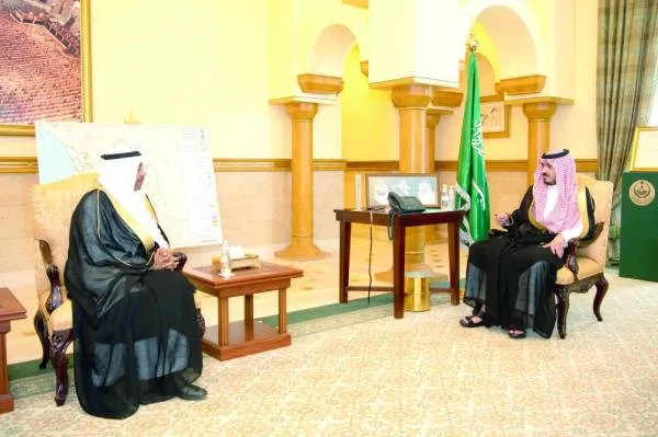 نائب أمير مكة يطلع على الخطط المستقبلية للحج