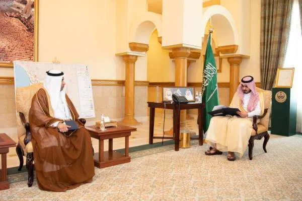 نائب أمير مكة يتسلم تقرير "السعودية للكهرباء"