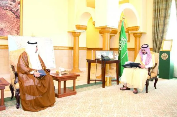 نائب أمير مكة يتسلم تقرير «السعودية للكهرباء»