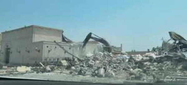 إزالة قصر أفراح ضمن تعديات على أراضي حكومية بمساحة 5400 م2 بجدة