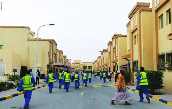 هيومن رايتس: عمال مونديال قطر يعانون الجوع بسبب تأخير الرواتب
