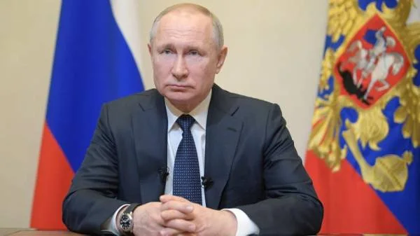 بوتن يؤكد: اللقاح الروسي يمنح مناعة دائمة