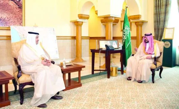 نائب أمير مكة يطلع على الخطط التطويرية لـ«النقل»