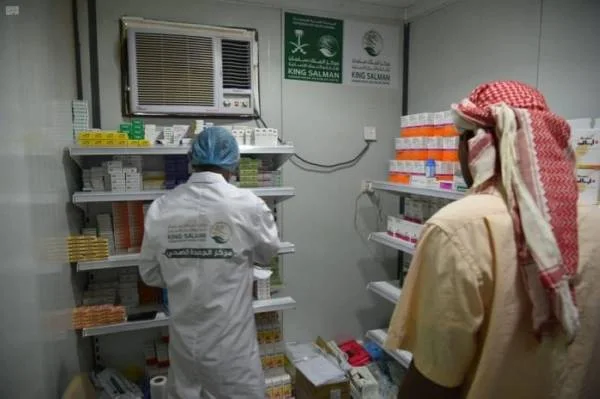 العيادات الطبية المتنقلة لمركز الملك سلمان للإغاثة بحجة تواصل تقديم خدماتها العلاجية
