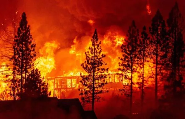 الولايات المتحدة : حرائق كاليفورنيا التهمت مساحة غير مسبوقة منذ 33 عاما