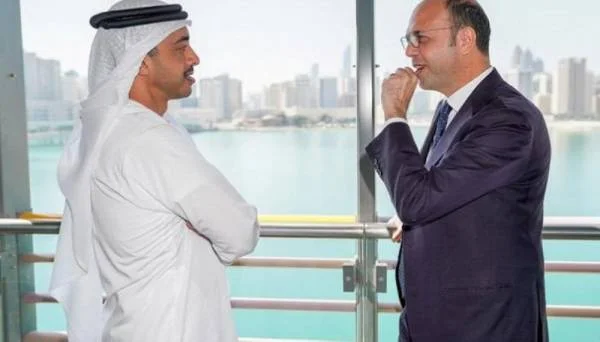 وزير خارجية الإمارات يبحث مع نظيره الإيطالي تطورات الأوضاع بالمنطقة