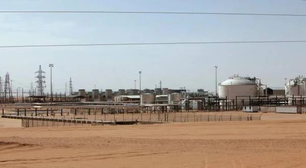 حفتر يعلن استئناف نشاط المنشآت النفطية في ليبيا.. بشروط