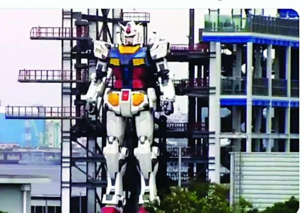 روبوت عملاق بطول 18 مترا